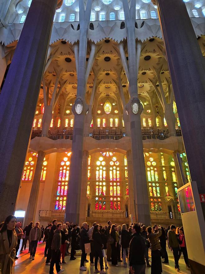 서쪽 스테인드글라스