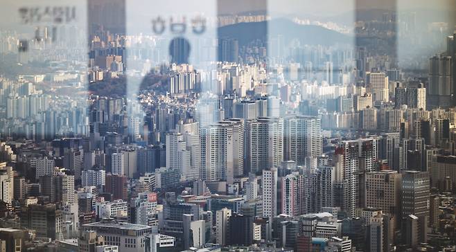 이재명 정부 첫해인 지난해 서울 아파트값 상승률은 8.98%로 2006년 이후 가장 높았다. 이재명 정부가 주택 공급에서도 유능함을 실적을 통해 보여줘야 할 때다.[사진 | 뉴시스]