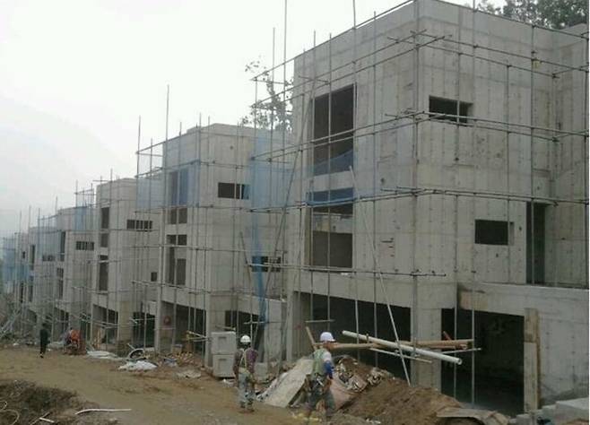 ▲ 용인시 기흥구 보정동 타운하우스 공사현장 모습.