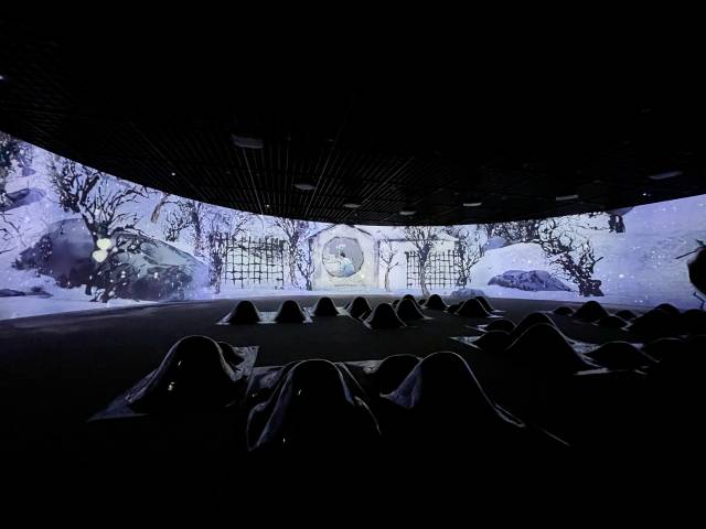 전시실5에서는 기존의 실감영상