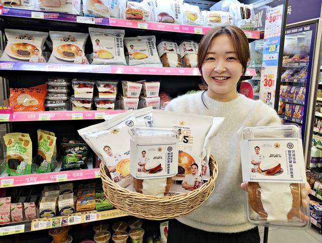 CU는 베이커리 부문에서 투트랙 전략을 구사하고 있다. 프리미엄 라인과 함께 가성비 제품을 병행해 폭넓은 소비층을 공략한다는 구상이다. (CU 제공)