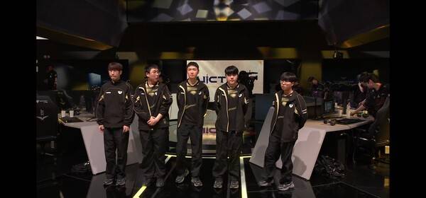 1일 서울 종로구 롤파크에서 열린 '2026 리그 오브 레전드 챔피언스 코리아(LCK) 컵' 슈퍼위크 5일차 3세트에서 젠지, 한화생명 3-0 완파… 무실세트로 PO 2라 직행 (젠지 & 한화생명 )=3:0). /사진=네이버 치지직 라이브영상 캡처