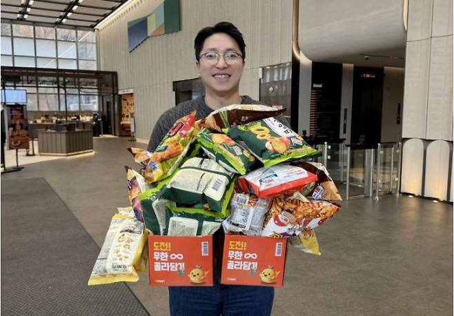 대형마트 휴무일? 이마트·롯데마트·홈플러스·코스트코 ‘설 특가전’ =이마트·롯데마트·홈플러스·코스트코 등 대형마트가 이번 주는 각사별 특색있는 할인행사에 돌입한다. 특히, 설 연휴를 앞두고 이마트는 ‘고래잇 페스타’ 행사를, 롯데마트는 ‘밥상 물가 안정 기획전’을, 홈플러스는 '히트 상품위크' 할인 행사를 오는 4일까지 이어간다. ©사진=이마트: 대형마트 휴무일? 이마트·롯데마트·홈플러스‧코스트코 등 마트 휴무일, 쉬는날&nbsp;