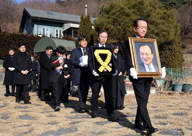 이해찬 전 국무총리의 노제가 지난 31일 오후 세종시 전동면 고인의 자택에서 엄수되고 있다. 연합뉴스