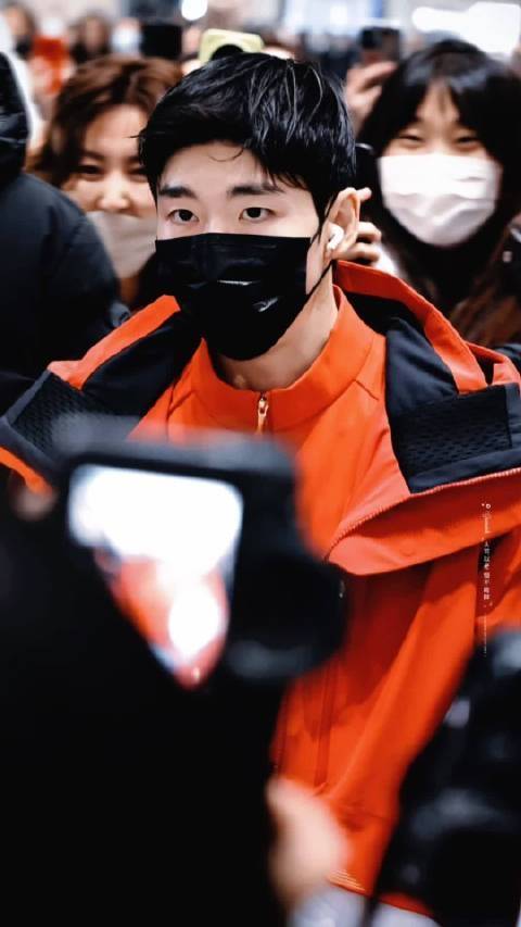 ▲ 린샤오쥔은 지난해 하얼빈 동계아시안게임에서 한국 선수들과 치열한 접전을 벌인 끝에 금메달을 차지했다. 대회 직후 고질적인 왼쪽 어깨 수술을 받으며 잠시 휴식기에 들어갔다. 이번 시즌 월드투어 3차 대회 500m에서 은메달을 따내며 화려한 복귀를 알렸고, 이제 올림픽 무대에도 복귀한다.