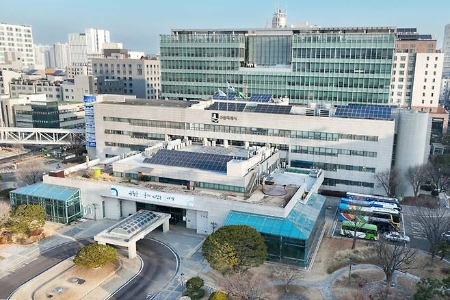 수원시청사 전경. 사진=수원시