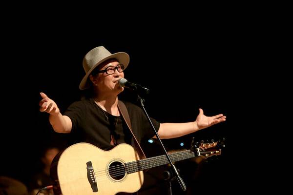 광주의 대표 민중가수 김원중이 '빵 만드는 공연 김원중의 달거리'를 선보인다. 김원중의 달거리 제공