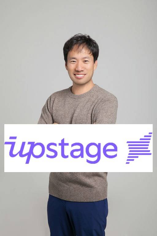 국내 AI 스타트업 업스테이지가 과학기술정보통신부 주관 국가대표 AI 1차 평가 통과에 힘입어 첫 기업공개(IPO)에 나선다. 사진은 김성훈 업스테이지 대표와 업스테이지 BI. / 사진=업스테이지.