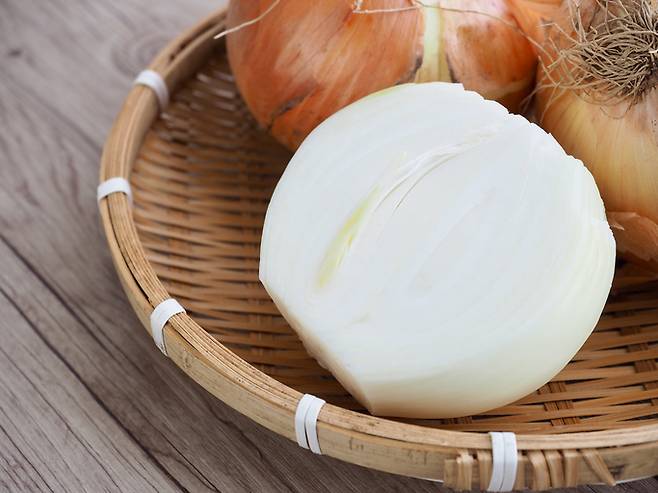 양파에는 항암 효과가 뛰어난 항산화 물질이 풍부해 암과 심장병 예방에 도움을 준다. 사진= 게티이미지뱅크