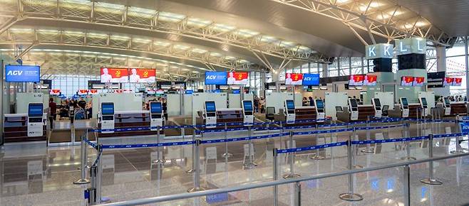 베트남 수도 하노이시는 2036~2045년 단계에 150조 동 투입해 제2공항 건설을 추진할 계획이다. 베트남 노이바이 국제공항 제공