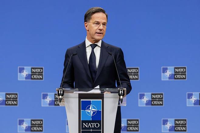유럽 방어 능력을 놓고 충돌한 마크 뤼테 나토 사무총장. 나토