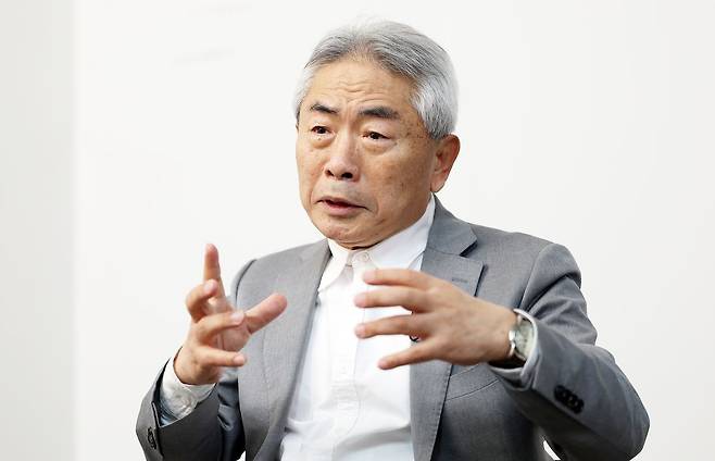 지난 16일 정규재 전 주필이 서울 종로구 자신의 사무실에서 중앙일보와 인터뷰하고 있다. 변선구 기자