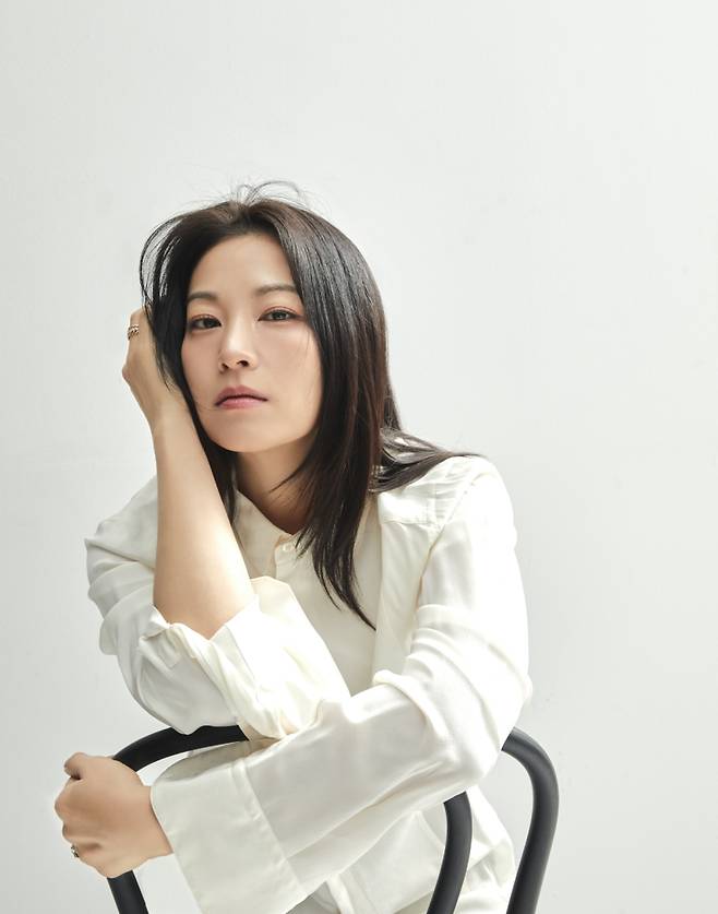 배우 아덴 조. 웨이브나인 제공