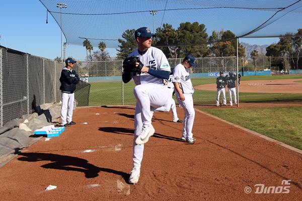 라일리가 불펜 투구를 소화하고 있다. 사진 제공= NC다이노스