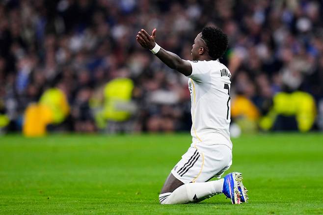 비니시우스 주니오르가 지난 1일 스페인 마드리드에서 열린 라요 바예카노와의 스페인 라리가 경기 도중 세리머니를 하고 있다. AP