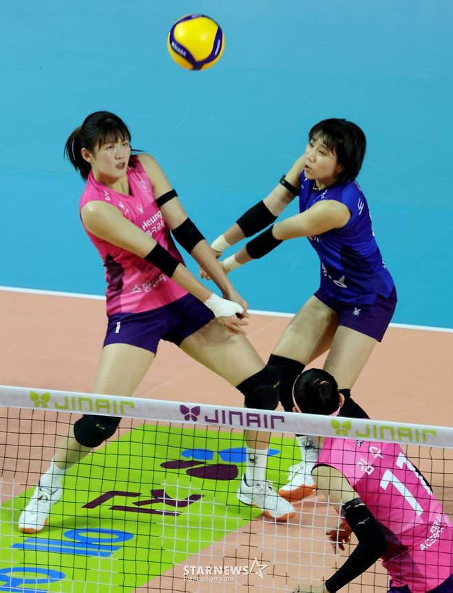 [한번에쓱] 레베카 25득점, 최은지 12득점 흥국생명, '압도적인 조이-시마무라 54득점'을 눌렀다!