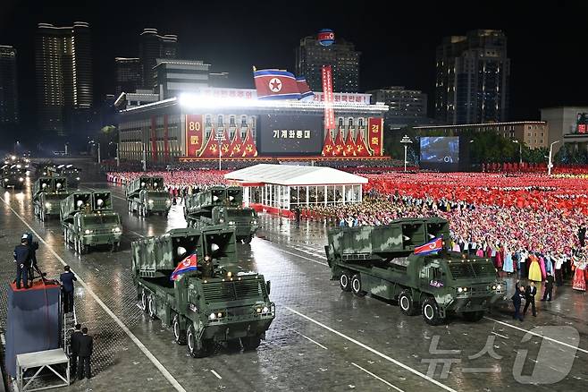 (평양 노동신문=뉴스1) = 북한이 지난해 10월 10일 평양 김일성광장에서 개최한 노동당 창건 80주년 기념 열병식. [국내에서만 사용가능. 재배포 금지. DB 금지. For Use Only in the Republic of Korea. Redistribution Prohibited] rodongphoto@news1.kr