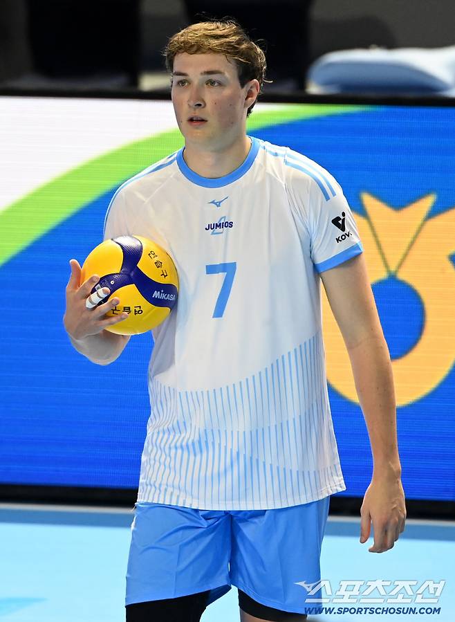 31일 인천계양체육관에서 열린 V리그 남자부 대한항공과 KB손해보험의 경기, 대한항공 이든이 워밍업을 하고 있다. 인천=허상욱 기자wook@sportschosun.com/2026.01.31/