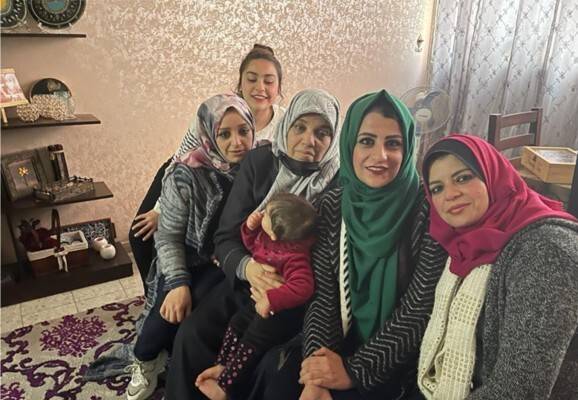 2023년 가자전쟁 전 손자, 자녀들과 함께한 하나아 하와. 이슬람 하와 제공