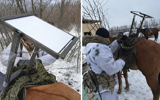 말 안장에 스타링크 위성통신용 안테나 등을 설치한 러시아군의 모습. 러시아 독립언론 ‘아스트라’ 텔레그램 채널 공개 영상 갈무리