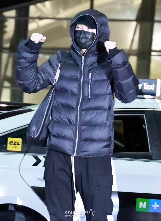 그룹 방탄소년단(BTS) RM이 해외 일정 차 2일 오후 인천국제공항을 통해 출국하고 있다. 2026.02.02 /사진=임성균 tjdrbs23@