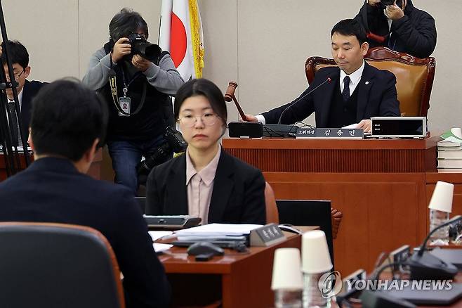 국회 법제사법위원회 법안심사제1소위원회 (서울=연합뉴스) 이동해 기자 = 김용민 소위원장이 3일 국회에서 열린 법제사법위원회 법안심사제1소위원회에서 안건을 상정하고 있다. 2026.2.3 eastsea@yna.co.kr