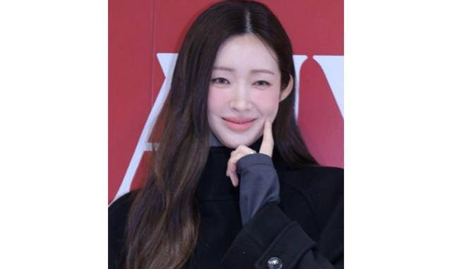 배우 하정우와 차정원이 열애를 인정했다. 다만 양측 모두 결혼설은 부인했다. 차정원 SNS