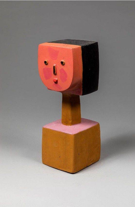 Face 2019 Color on Wood 16.5 x 16.5 x 44(h)cm 6.5 x 6.5 x 17.3(h)in.  *재판매 및 DB 금지