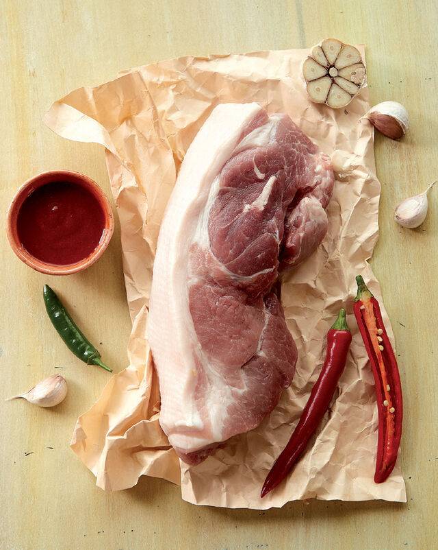 돼지기름이 영국방송공사(BBC)가 2025년 발표한 건강에 도움이 되는 식품 100가지 중 8위에 올랐다. 돼지기름은 100점 만점에 73점을 기록했는데, 이는 토마토·고등어·완두콩·적양배추·상추·오렌지·고구마보다 높은 순위다.