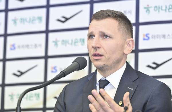 니콜라이스 마줄스 감독 / 사진=대한민국농구협회 제공