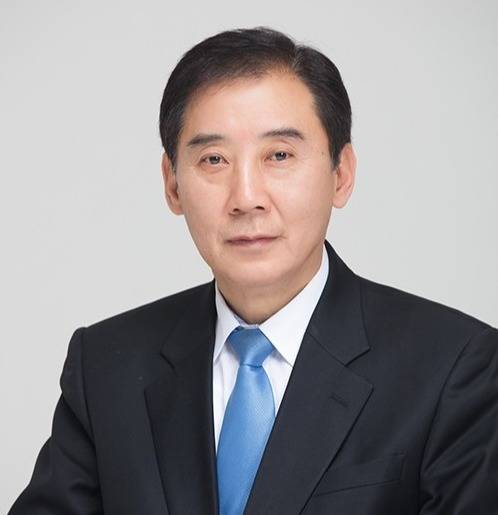 5일 박윤국 전 시장이 지역위원장직을 사퇴하고 시장출마를 공식 선언했다.