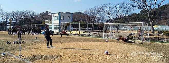 5일 남해스포츠파크에서 훈련 중인 광주FC 선수단.
