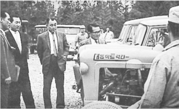 1968년 업계 최초 농용 트랙터를 제작한 대동공업. 사진=대동