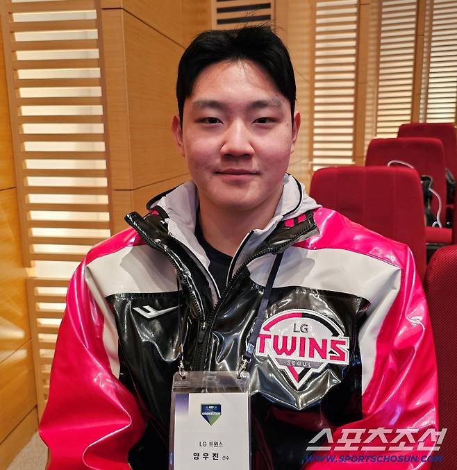 인터뷰에 임한 LG 양우진. 김영록 기자