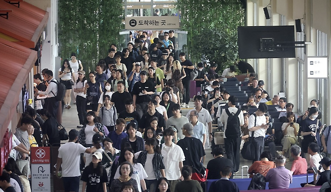 지난해 추석 연휴 북적이는 서울고속버스터미널 모습.ⓒ연합뉴스