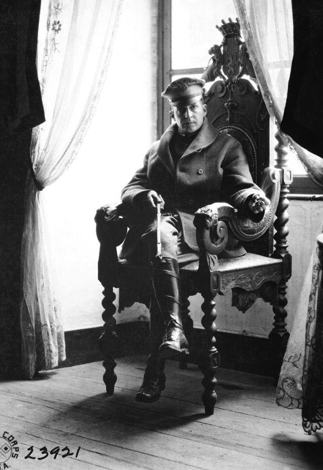 제1차대전 참전 시기의 더글러스 맥아더 미 육군 준장. 미국립문서기록관리청