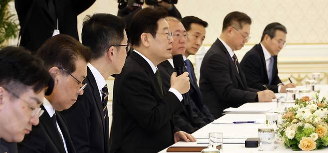 이재명 대통령이 4일 청와대에서 열린 청년일자리와 지방투자 확대를 위한 기업간담회에서 모두발언을 하고 있다. 2026.2.4 [청와대사진기자단 김호영 기자]