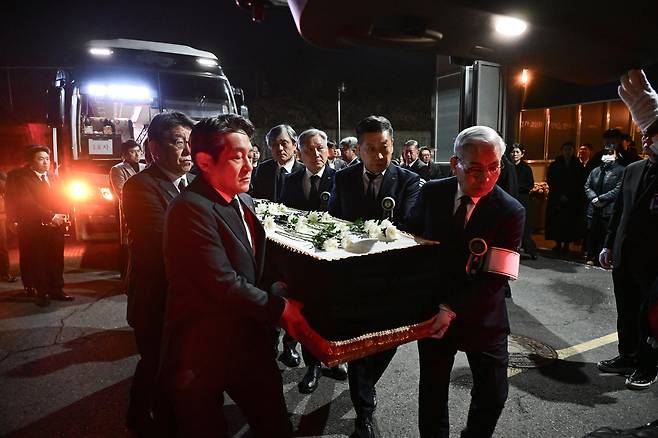 5일 오전 광주광역시 서구 VIP장례타운에서 故정창선 헤럴드·중흥건설그룹 회장의 발인이 거행됐다. [광주=박해묵 기자]