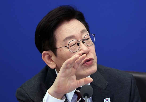 이재명 대통령이 3일 청와대에서 열린 국무회의에서 발언하고 있다. 연합뉴스