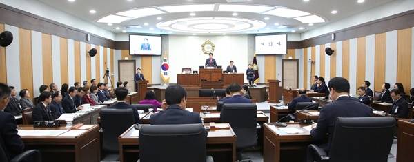 칠곡군의회 본회의장 모습 ⓒ칠곡군의회 제공