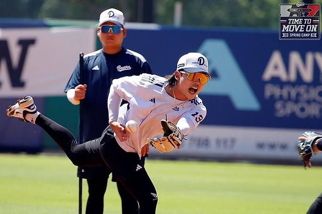 ▲ 두산의 내외야 유틸리티 플레이어로 전략적 가치를 인정받고 있는 이유찬 ⓒ두산베어스