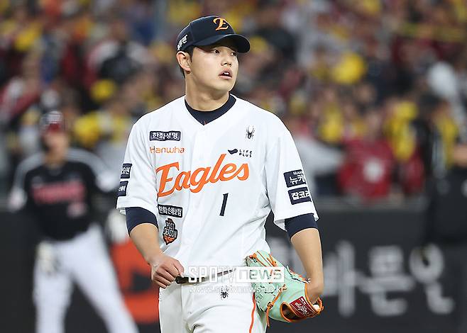 ▲ 캠프 도중 어깨 통증으로 투구를 중단하며 향후 추이가 큰 관심을 모으고 있는 문동주 ⓒ곽혜미 기자