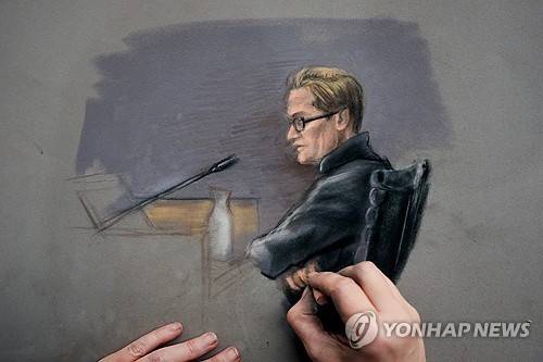 성폭행 등의 혐의로 법정에 선 노르웨이 왕세자빈의 아들 마리우스 보르그 회이뷔를 그린 법정스케치 [Ane Hem/NTB Scanpix via AP. 연합뉴스 자료사진]