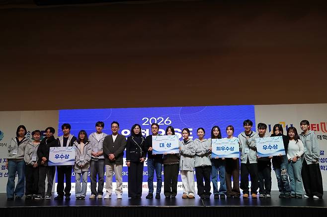 인천대와 재능대 학생들의 GenAI 기반 공공데이터 리빙랩 아이디어 경진대회 모습