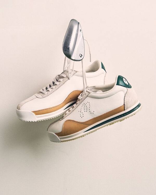 말본골프가 여성 전용 골프화 '스운(SWOON)'을 출시했다. /말본골프 제공