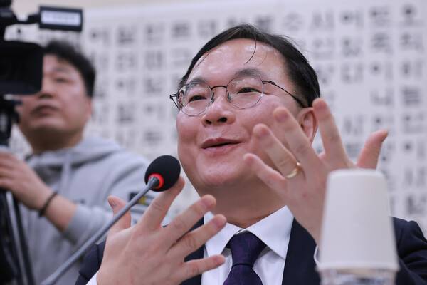 박영재 법원행정처장이 4일 국회에서 열린 법제사법위원회 전체회의에서 더불어민주당 전현희 의원 질의에 답하고 있다. 2026.2.4. 연합뉴스