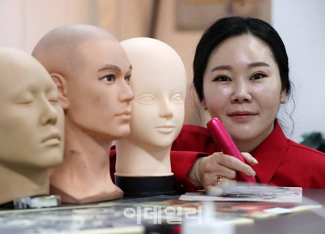 임보란 대한문신사중앙회장이 최근 서울 은평구 대한문신사중앙회 사무실에서 이데일리와 인터뷰를 하고 있다.(사진=김태형 기자)