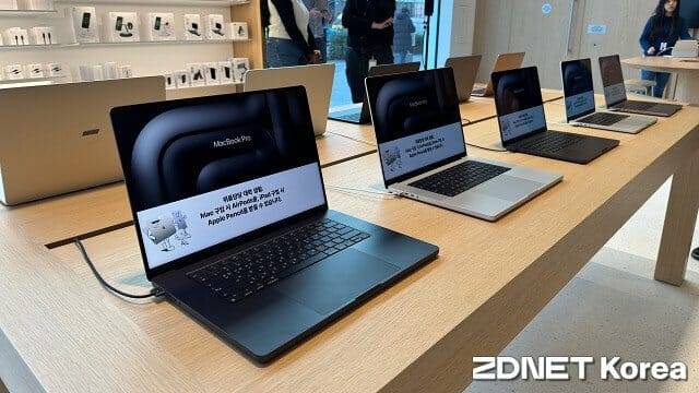 서울 마포구 애플 홍대에 진열된 맥북프로. (사진=지디넷코리아)
