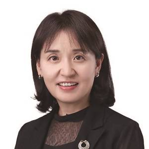 조수정 - 고려대 법학전문대학원 교수, 서울대 외교학, 컬럼비아대 국제관계학 석사, 고려대 법학 박사, 전 산업통상부 통상정책총괄과장