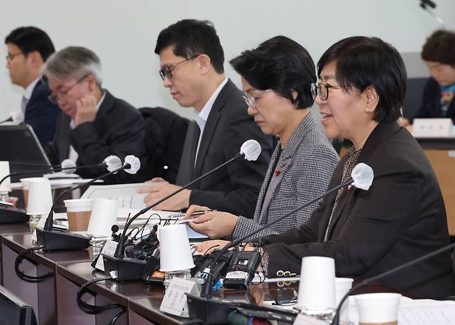 6일 서울 서초구에서 열린 제6차 보건의료정책심의위원회에서 정은경 보건복지부 장관이 발언을 하고 있다. 연합뉴스